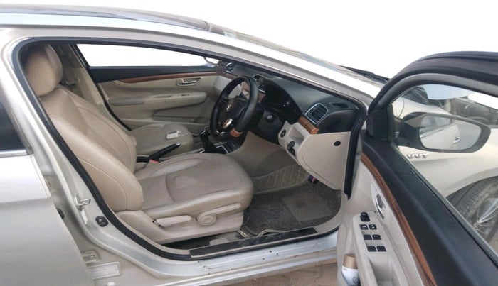 2014 Maruti Ciaz ZXI, CNG, Manual, 72,170 km, interior