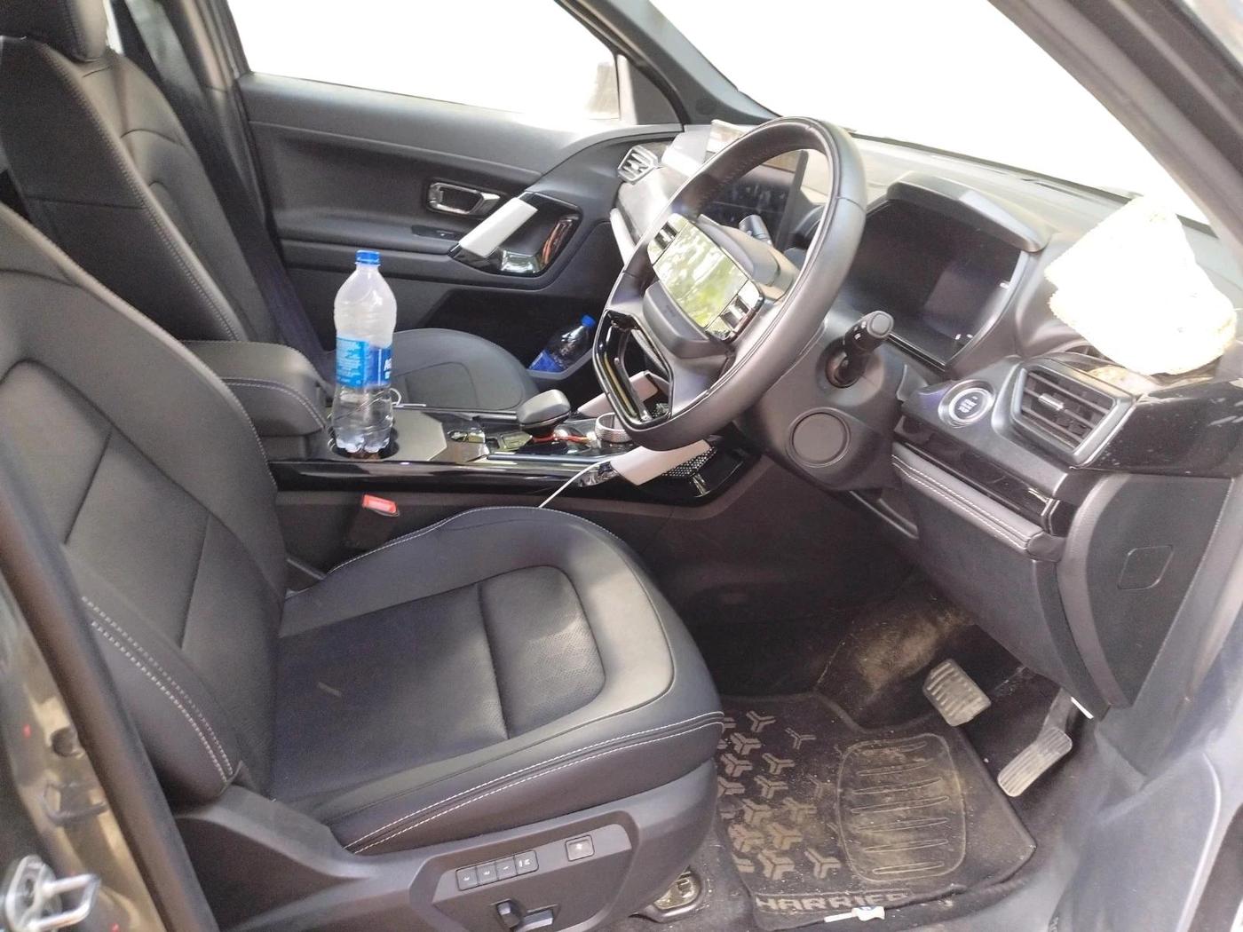 2025 Tata Harrier FEARLESS PLUS DUAL TONE AT, Diesel, Automatic, 11,743 km, interior