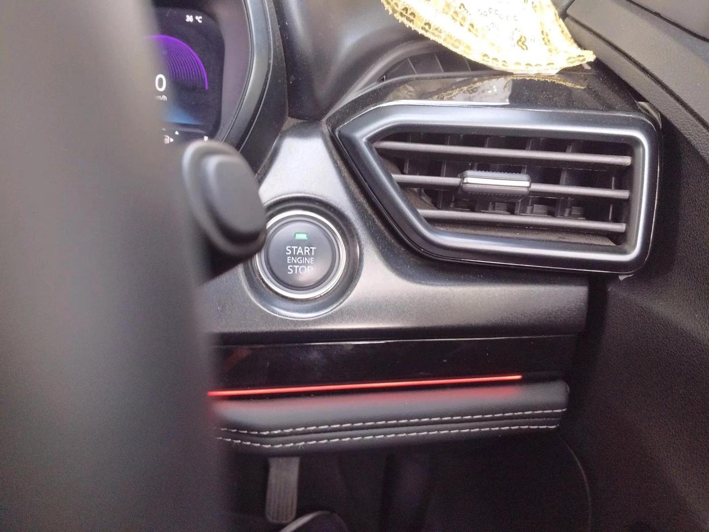 2025 Tata Harrier FEARLESS PLUS DUAL TONE AT, Diesel, Automatic, 11,743 km, interior