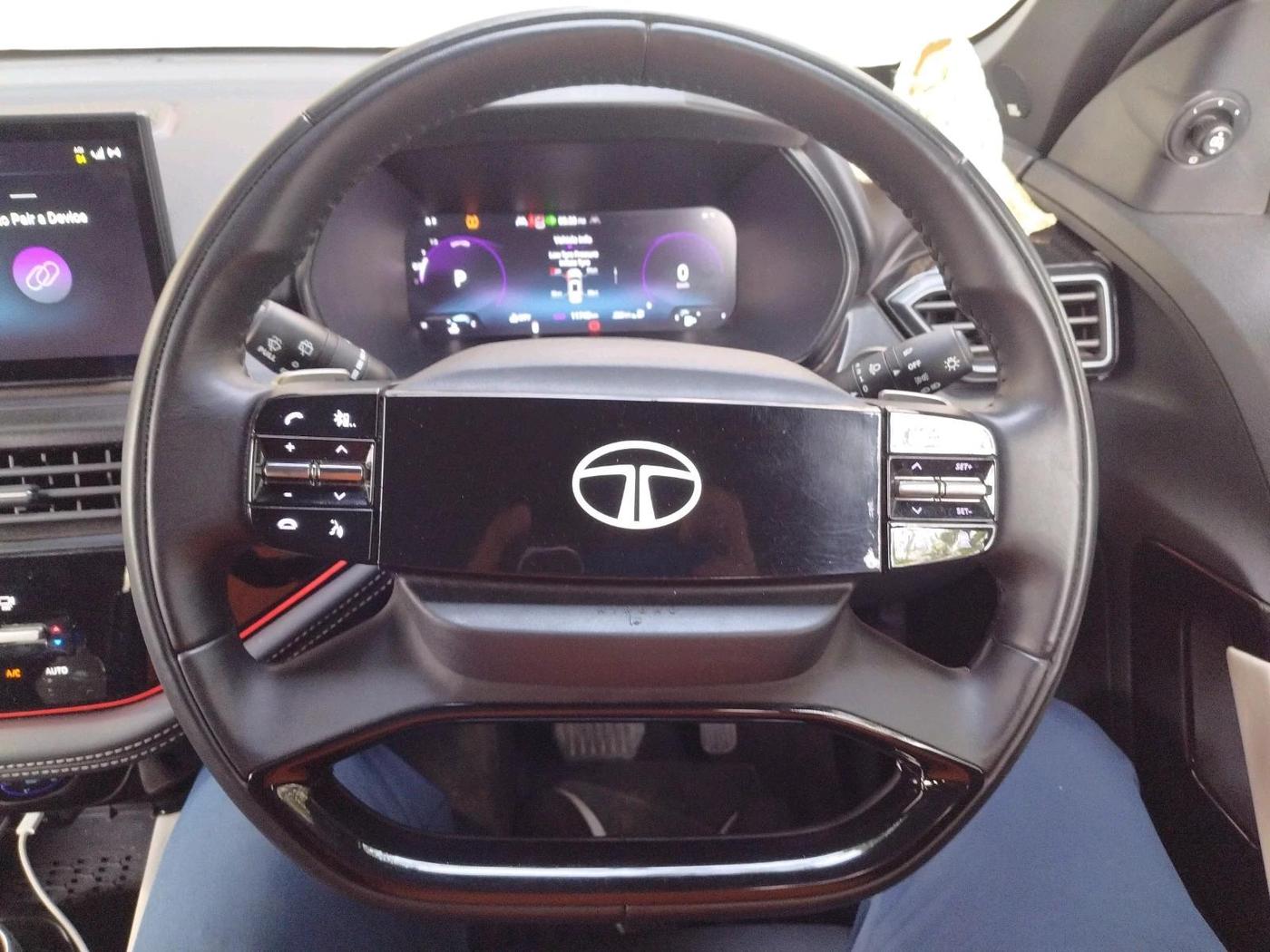 2025 Tata Harrier FEARLESS PLUS DUAL TONE AT, Diesel, Automatic, 11,743 km, interior