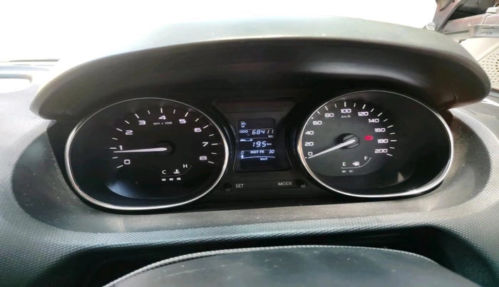 2018 Tata TIAGO NRG PETROL, Petrol, Manual, 68,411 km, interior