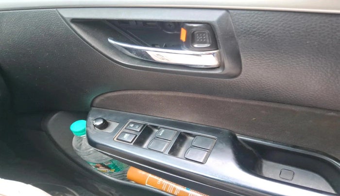 2012 Maruti Swift ZXI, Petrol, Manual, 99,231 km, interior