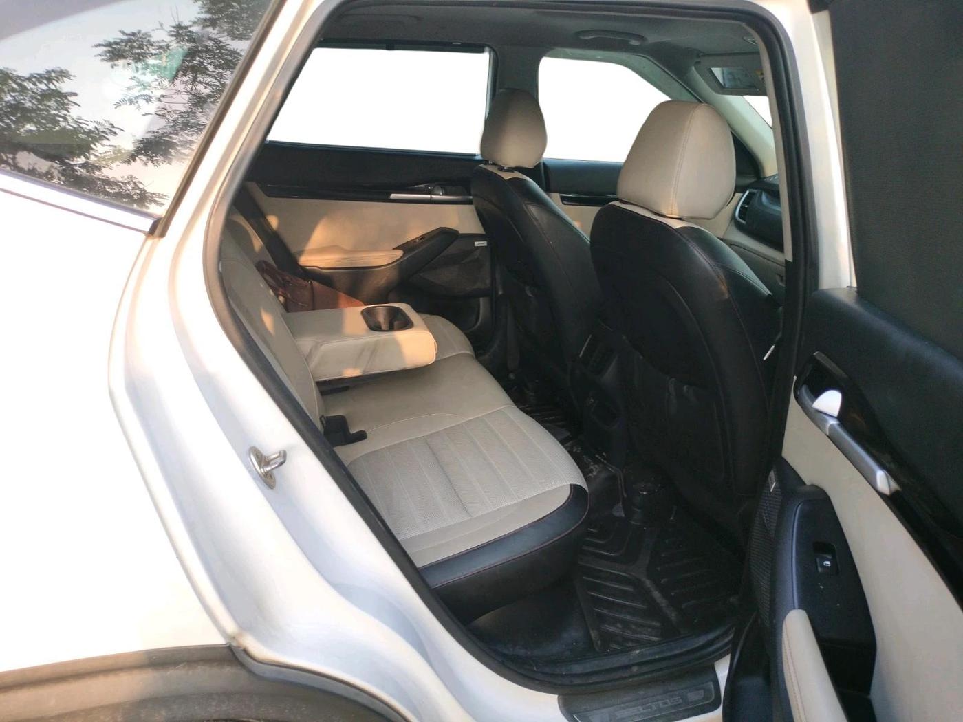 2019 KIA SELTOS GTX PLUS AT 1.5 DIESEL, Diesel, Automatic, 1,16,664 km, interior