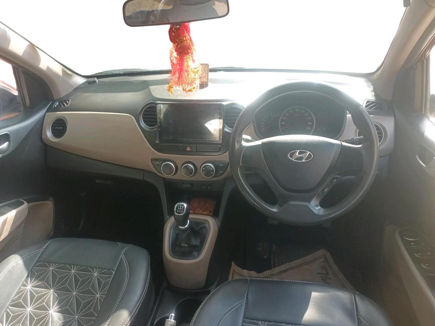 2014 Hyundai Grand i10 SPORTZ 1.2 KAPPA VTVT, Petrol, Manual, 1,04,558 km, interior