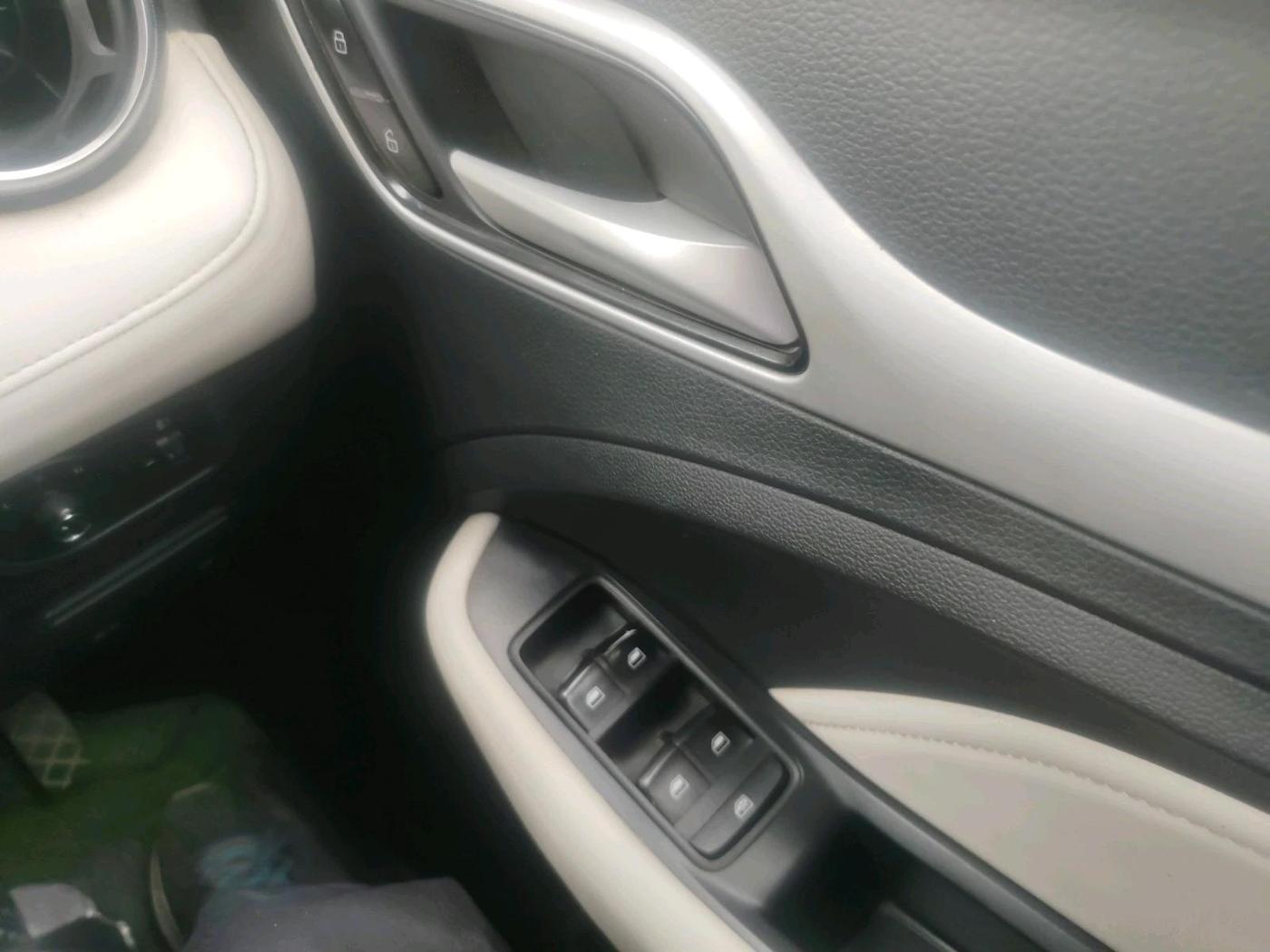 2024 MG ASTOR Sprint 1.5 MT (Ivory), Petrol, Manual, 32,116 km, interior
