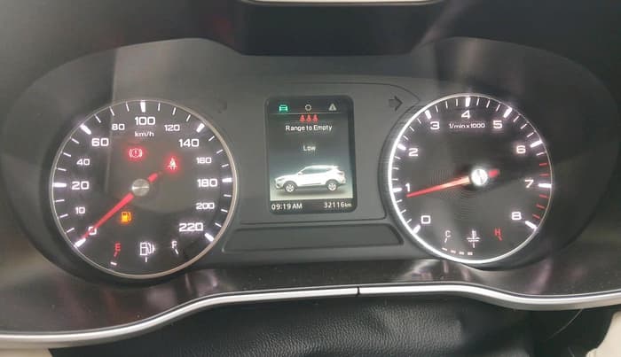 2024 MG ASTOR Sprint 1.5 MT (Ivory), Petrol, Manual, 32,116 km, interior