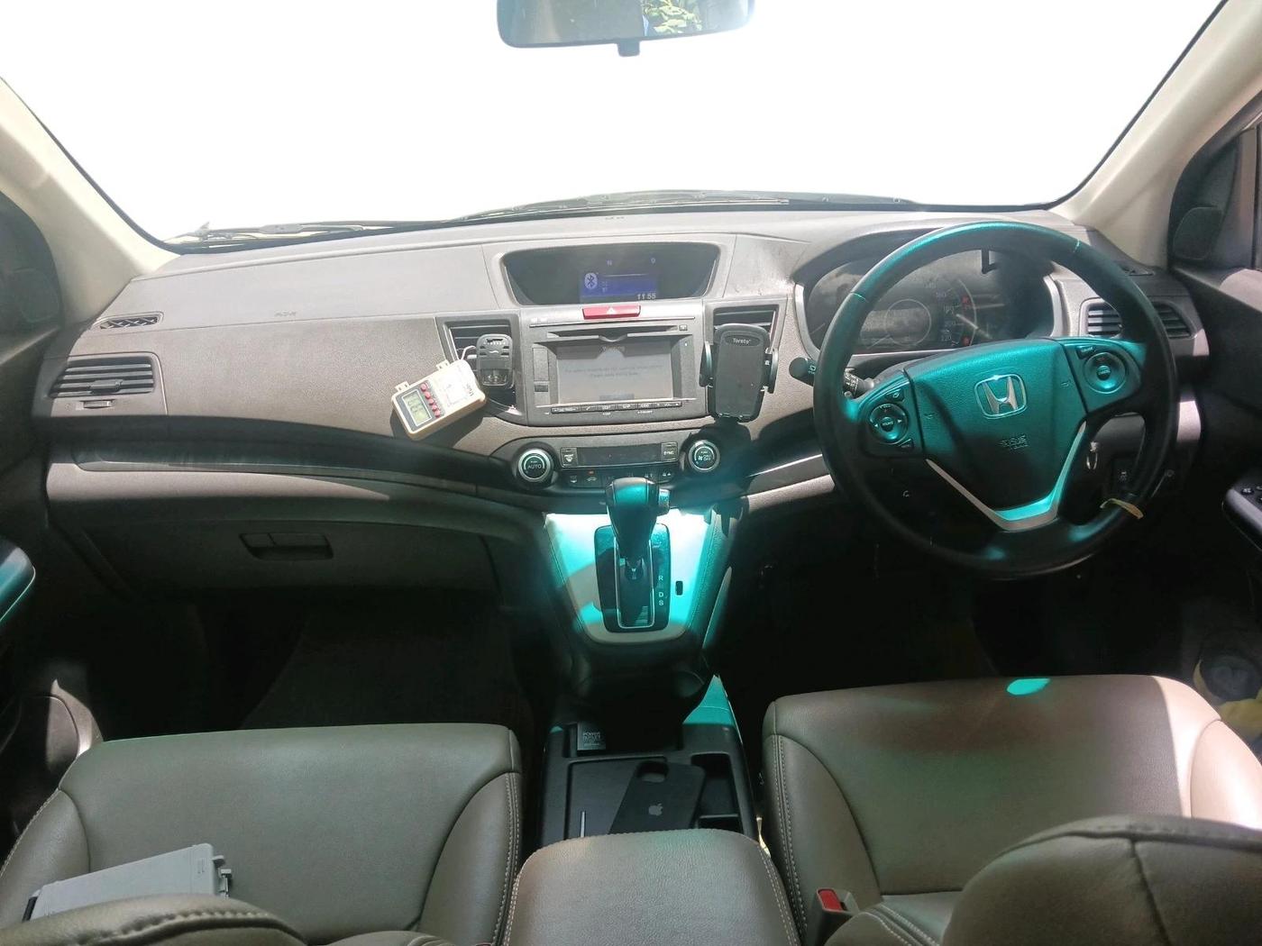 2014 Honda CRV 2.4L 2WD AT, CNG, Automatic, 1,67,694 km, interior