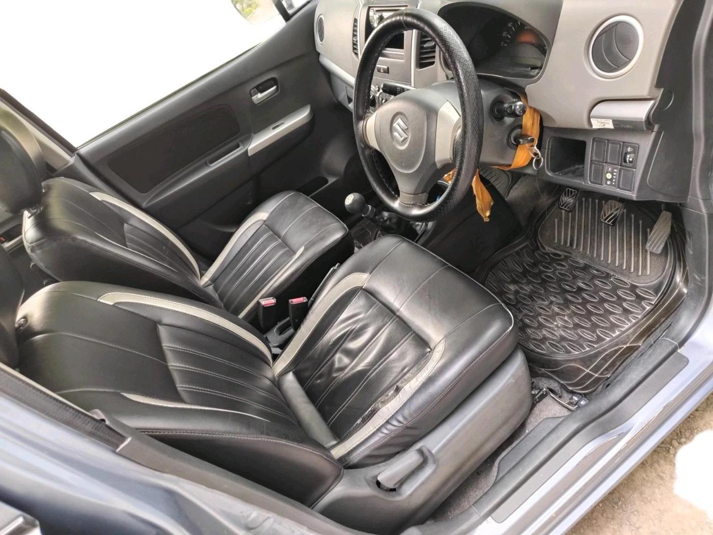 2012 Maruti Wagon R 1.0 LXI CNG, CNG, Manual, 1,00,643 km, interior