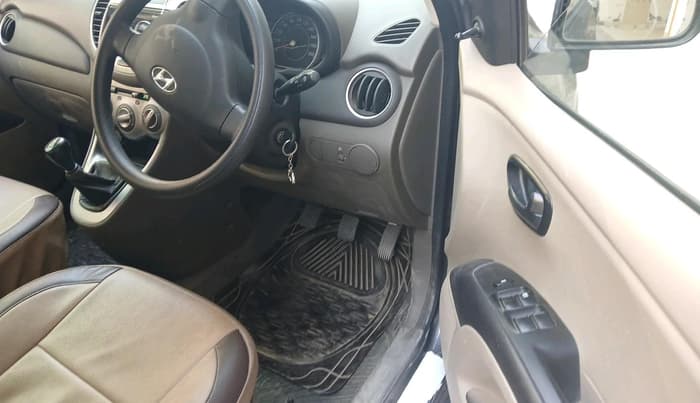 2015 Hyundai i10 MAGNA 1.1, Petrol, Manual, 37,327 km, interior