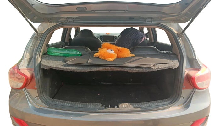 2015 Hyundai Grand i10 MAGNA 1.1 CRDI, Diesel, Manual, 1,20,551 km, exterior