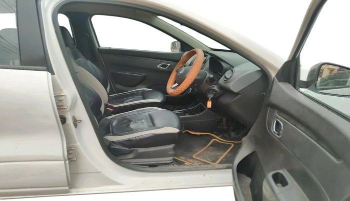 2018 Renault Kwid RXT 1.0 AMT (O), Petrol, Automatic, 37,481 km, interior