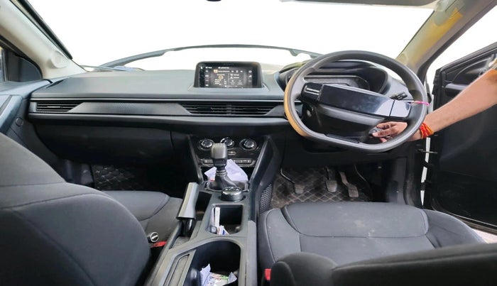 2023 Tata NEXON SMART+ SUNROOF 1.2 PETROL, Petrol, Manual, 43,294 km, interior