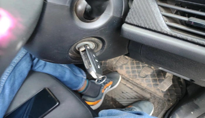 2023 Tata NEXON SMART+ SUNROOF 1.2 PETROL, Petrol, Manual, 43,294 km, interior