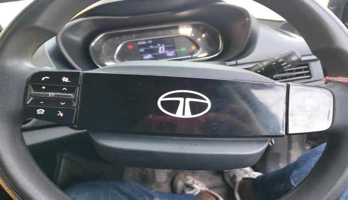 2023 Tata NEXON SMART+ SUNROOF 1.2 PETROL, Petrol, Manual, 43,294 km, interior