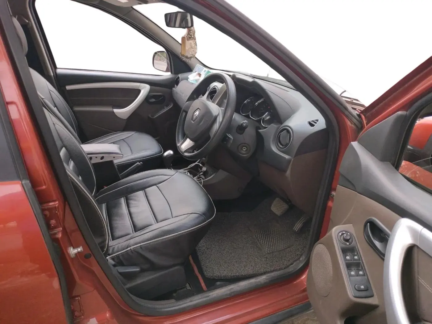2017 Renault Duster 110 PS RXL 4X2 AMT, Diesel, Automatic, 97,905 km, interior