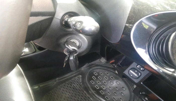 2016 Toyota Etios CROSS 1.2 G, Petrol, Manual, 1,38,395 km, interior