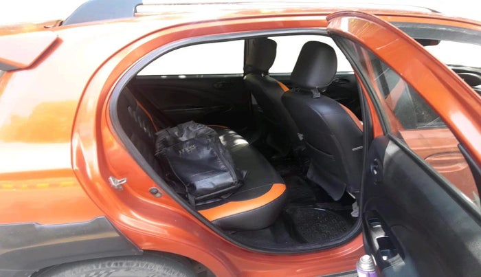 2016 Toyota Etios CROSS 1.2 G, Petrol, Manual, 1,38,395 km, interior