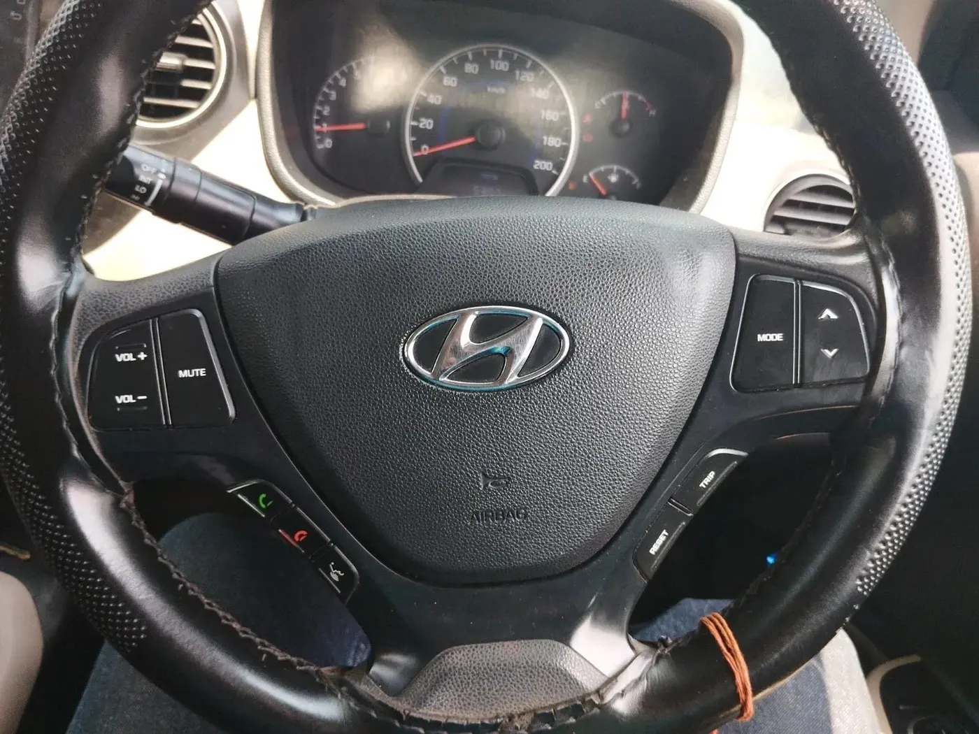 2017 Hyundai Grand i10 SPORTZ (O) 1.2 KAPPA VTVT, CNG, Manual, 73,801 km, interior