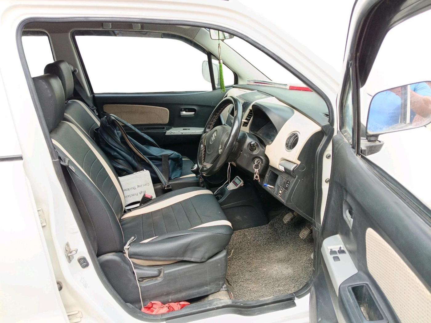 2018 Maruti Wagon R 1.0 LXI CNG, CNG, Manual, 2,61,105 km, interior
