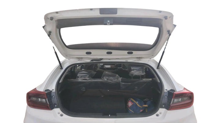 2024 Toyota Glanza E, Petrol, Manual, 12,055 km, exterior