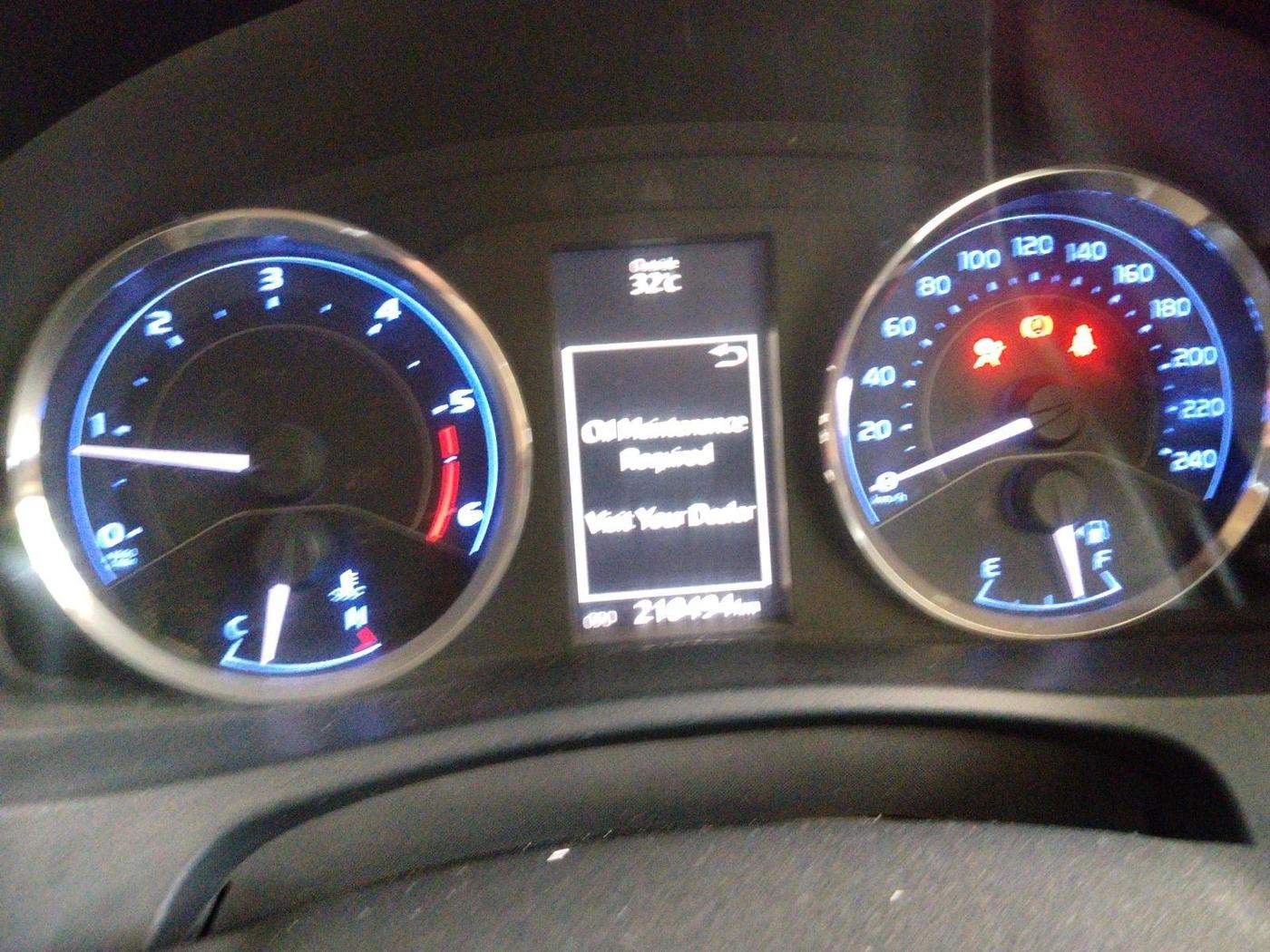 2017 Toyota Corolla Altis G DIESEL, Diesel, Manual, 2,10,494 km, interior
