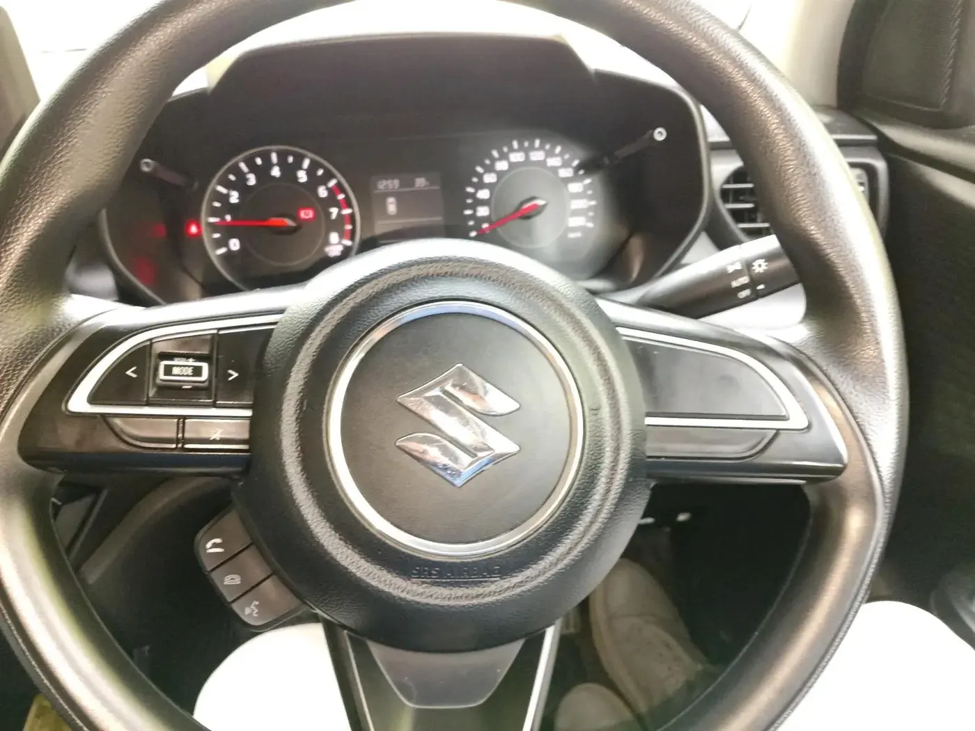 2025 Maruti Swift ZXi, Petrol, Manual, 16,965 km, interior