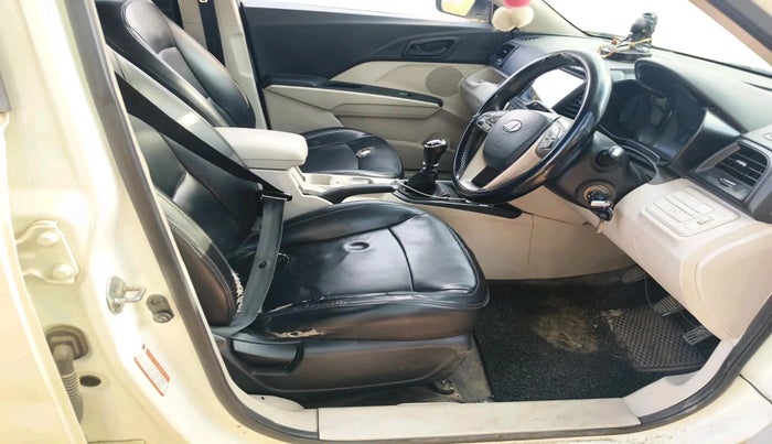 2021 Mahindra XUV300 W4 1.5 DIESEL, Diesel, Manual, 79,878 km, interior