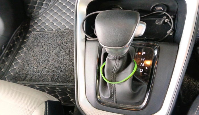 2023 KIA SONET HTX 1.0 DCT, Petrol, Automatic, 11,555 km, interior