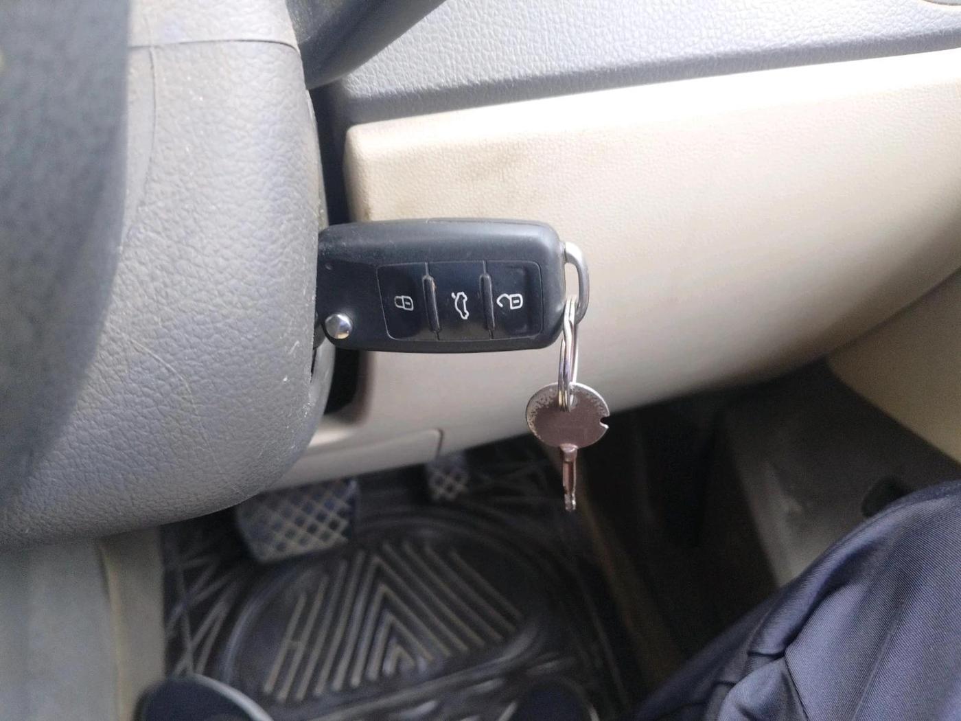 2012 Volkswagen Vento HIGHLINE PETROL AT, Petrol, Automatic, 50,702 km, interior