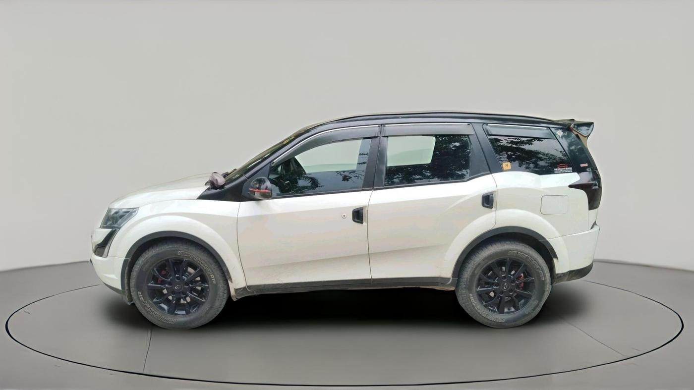 2021 Mahindra XUV500 W7, Diesel, Manual, 99,588 km, exterior