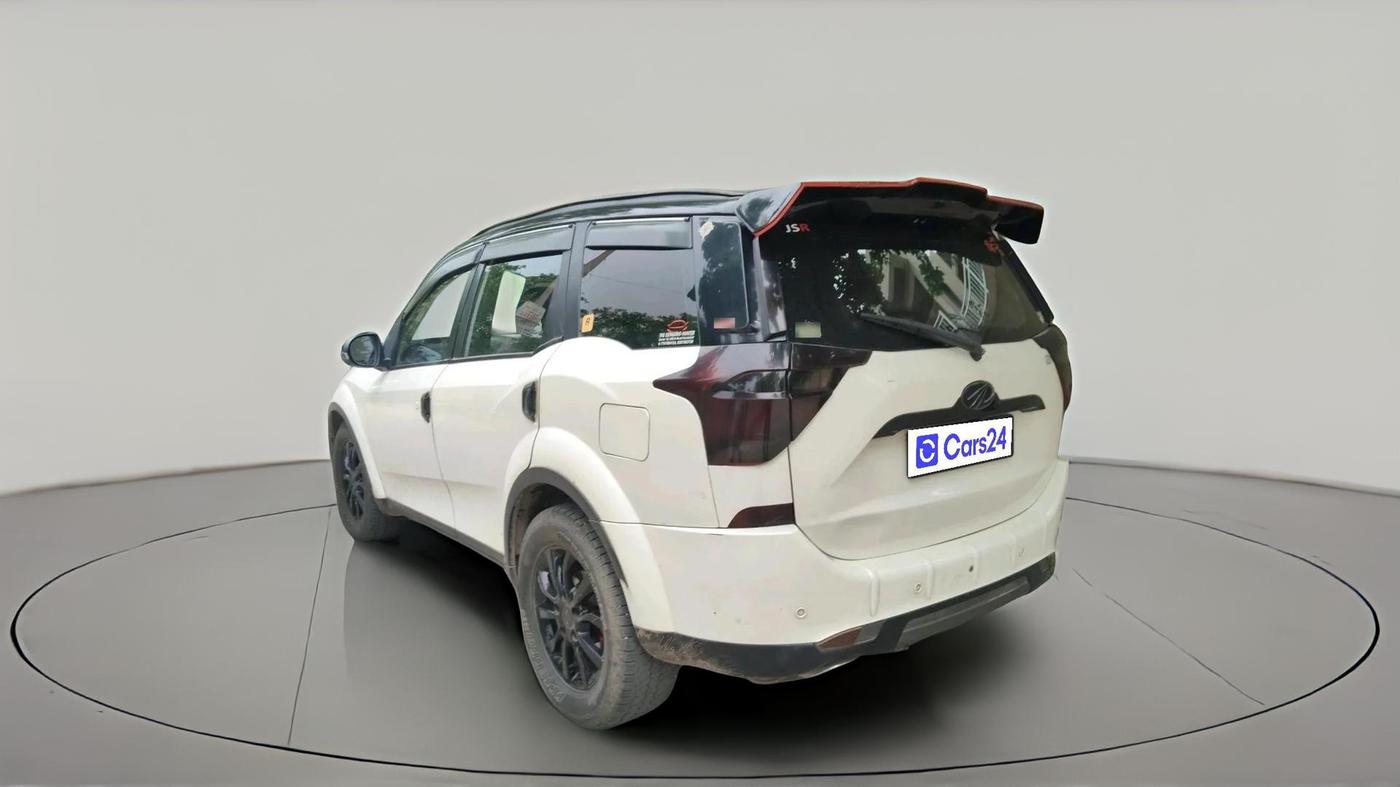 2021 Mahindra XUV500 W7, Diesel, Manual, 99,588 km, exterior