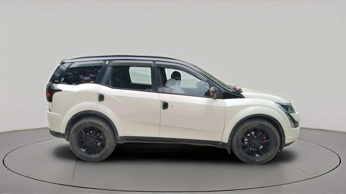 2021 Mahindra XUV500 W7, Diesel, Manual, 99,588 km, exterior