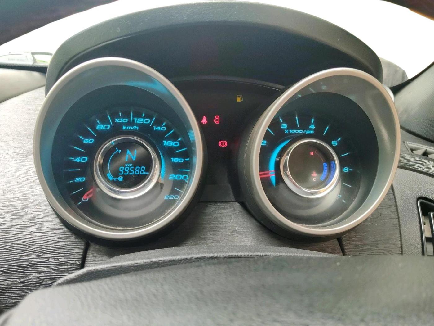 2021 Mahindra XUV500 W7, Diesel, Manual, 99,588 km, interior