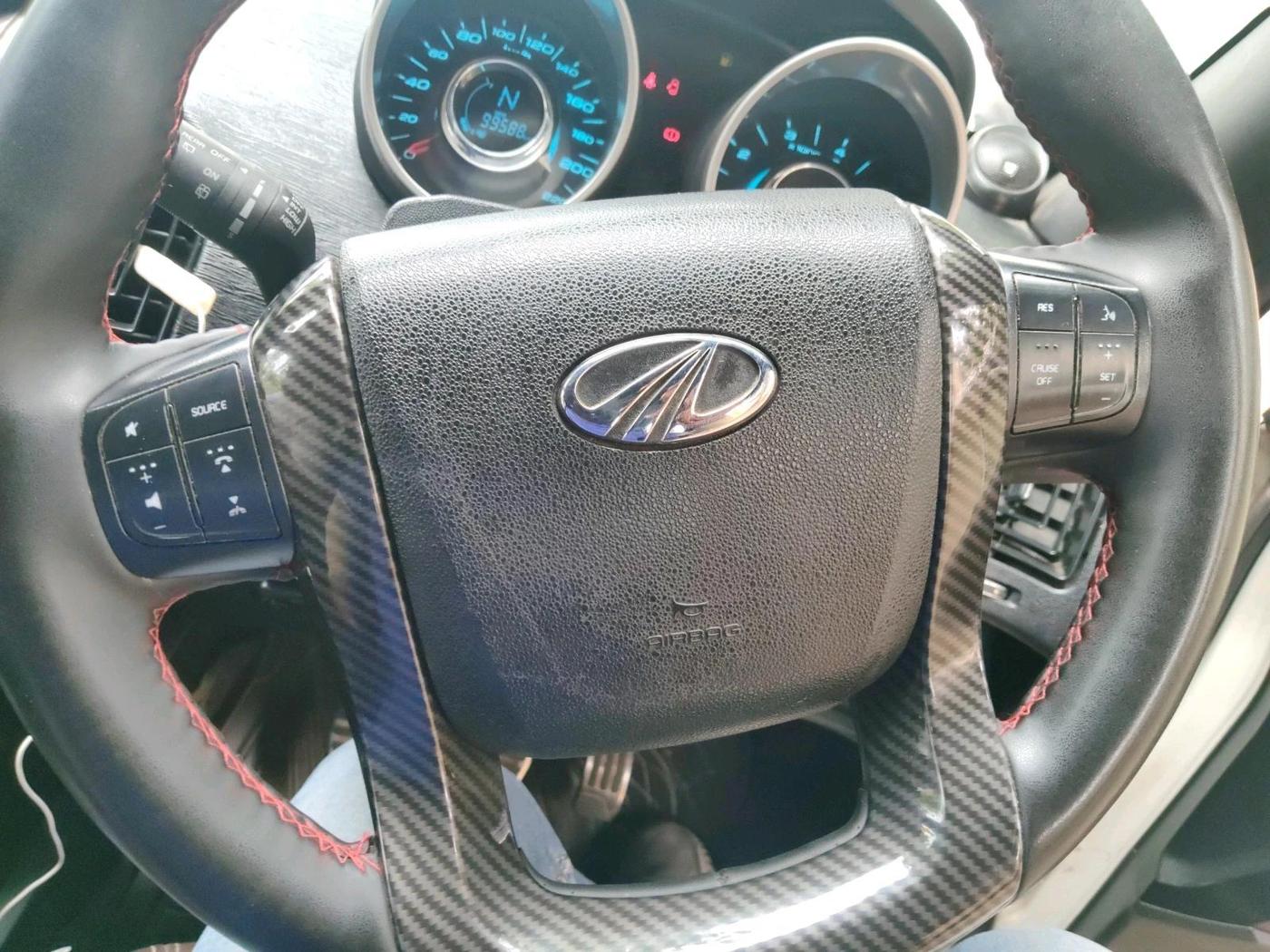 2021 Mahindra XUV500 W7, Diesel, Manual, 99,588 km, interior