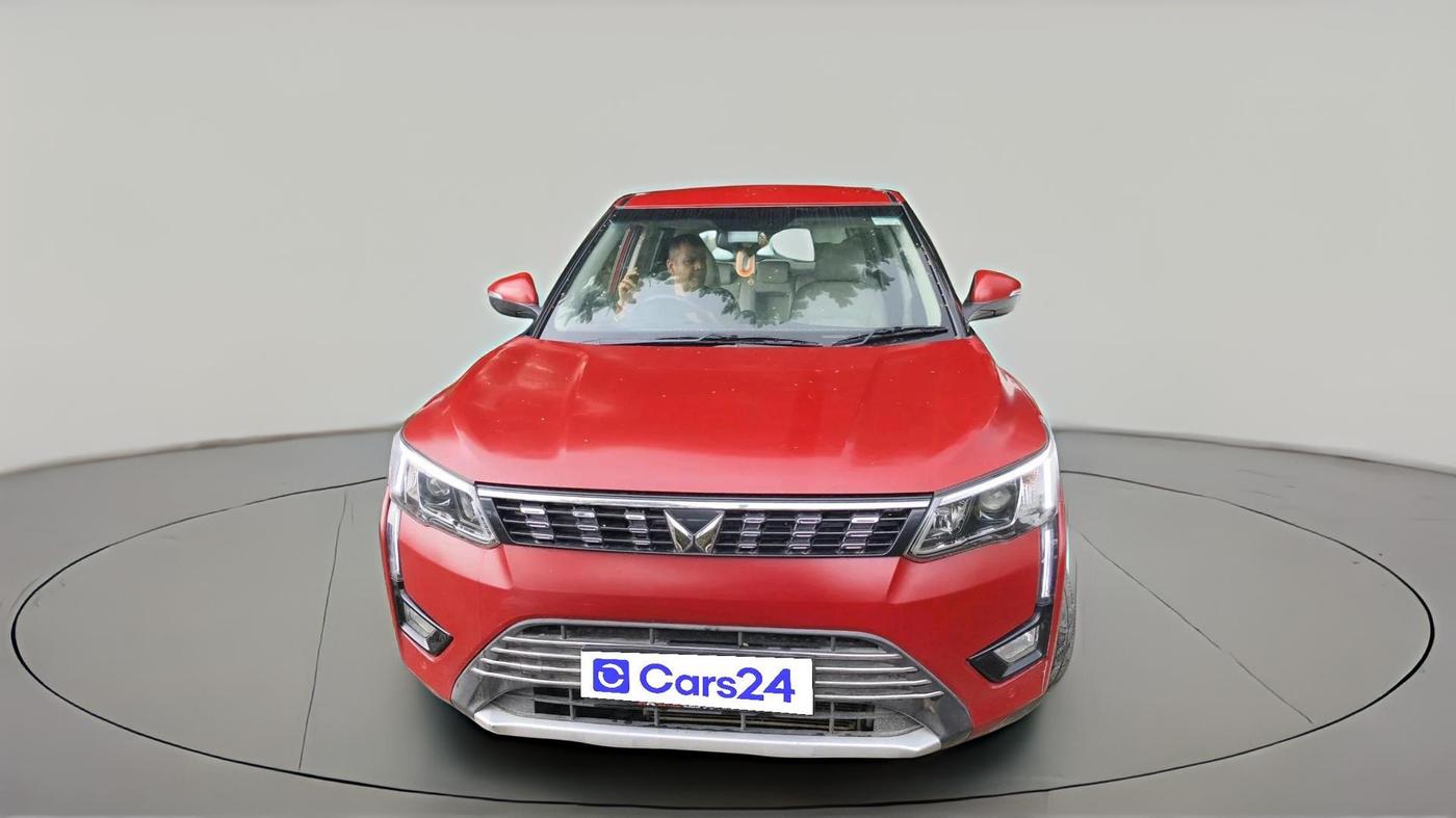 2023 Mahindra XUV300 W8 (O) 1.5 DIESEL AMT, Diesel, Automatic, 64,533 km, exterior