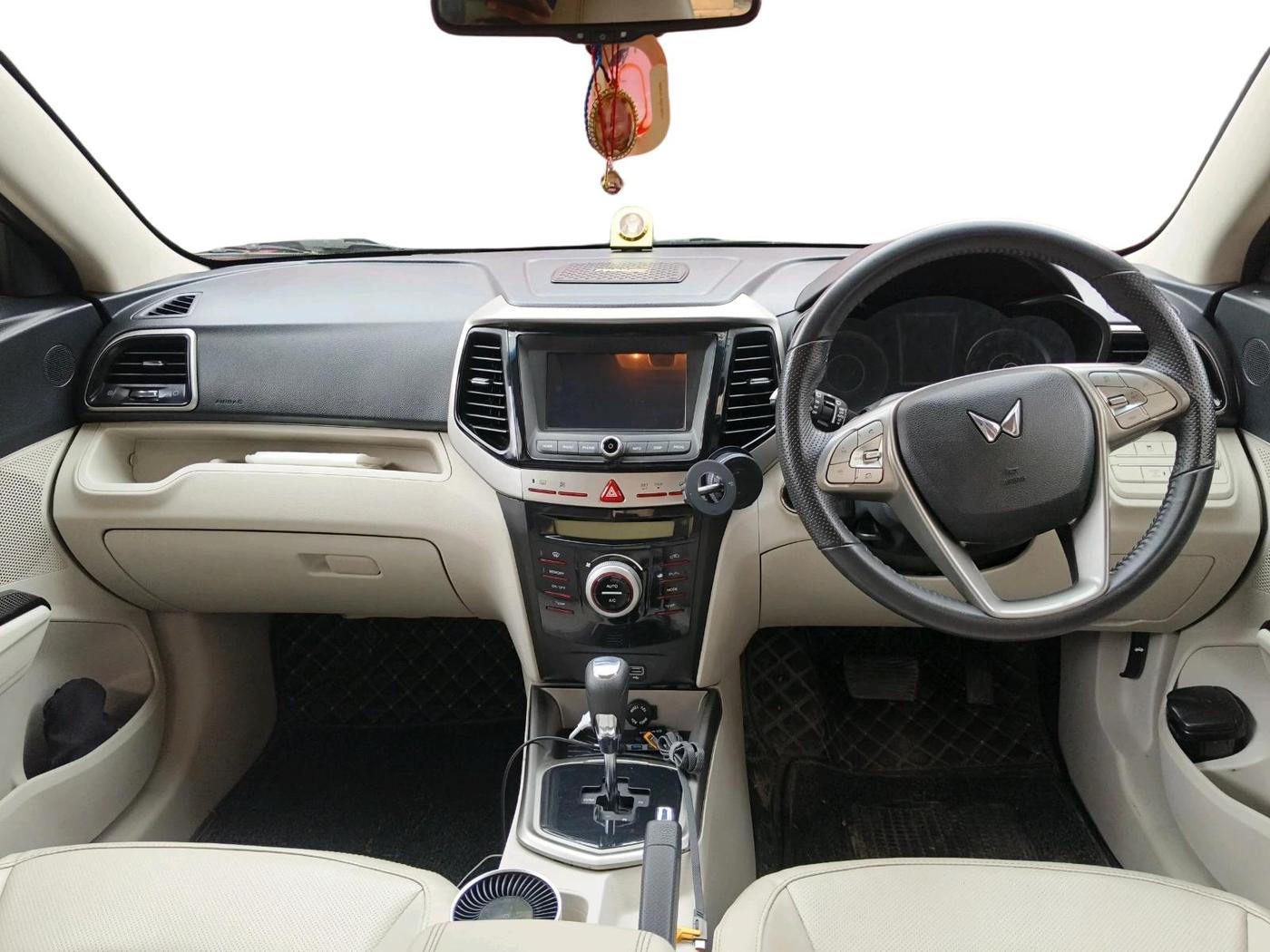 2023 Mahindra XUV300 W8 (O) 1.5 DIESEL AMT, Diesel, Automatic, 64,533 km, interior