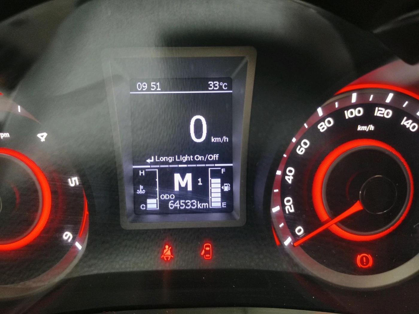 2023 Mahindra XUV300 W8 (O) 1.5 DIESEL AMT, Diesel, Automatic, 64,533 km, interior