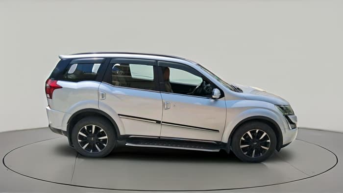 2018 Mahindra XUV500 W11, Diesel, Manual, 90,973 km, exterior