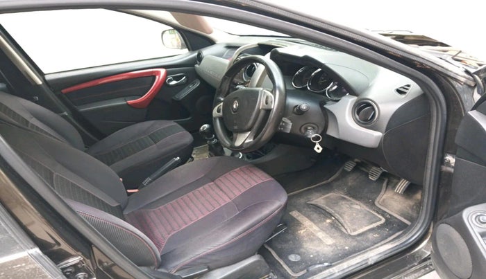 2017 Renault Duster 110 PS RXZ 4X4 MT DIESEL, Diesel, Manual, 84,947 km, interior