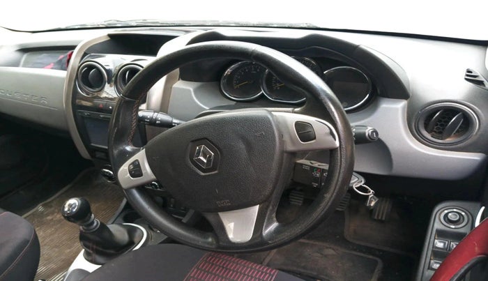 2017 Renault Duster 110 PS RXZ 4X4 MT DIESEL, Diesel, Manual, 84,947 km, interior