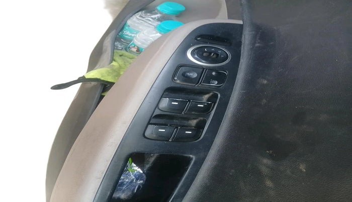 2015 Hyundai Grand i10 SPORTZ 1.2 KAPPA VTVT, CNG, Manual, 1,65,292 km, interior