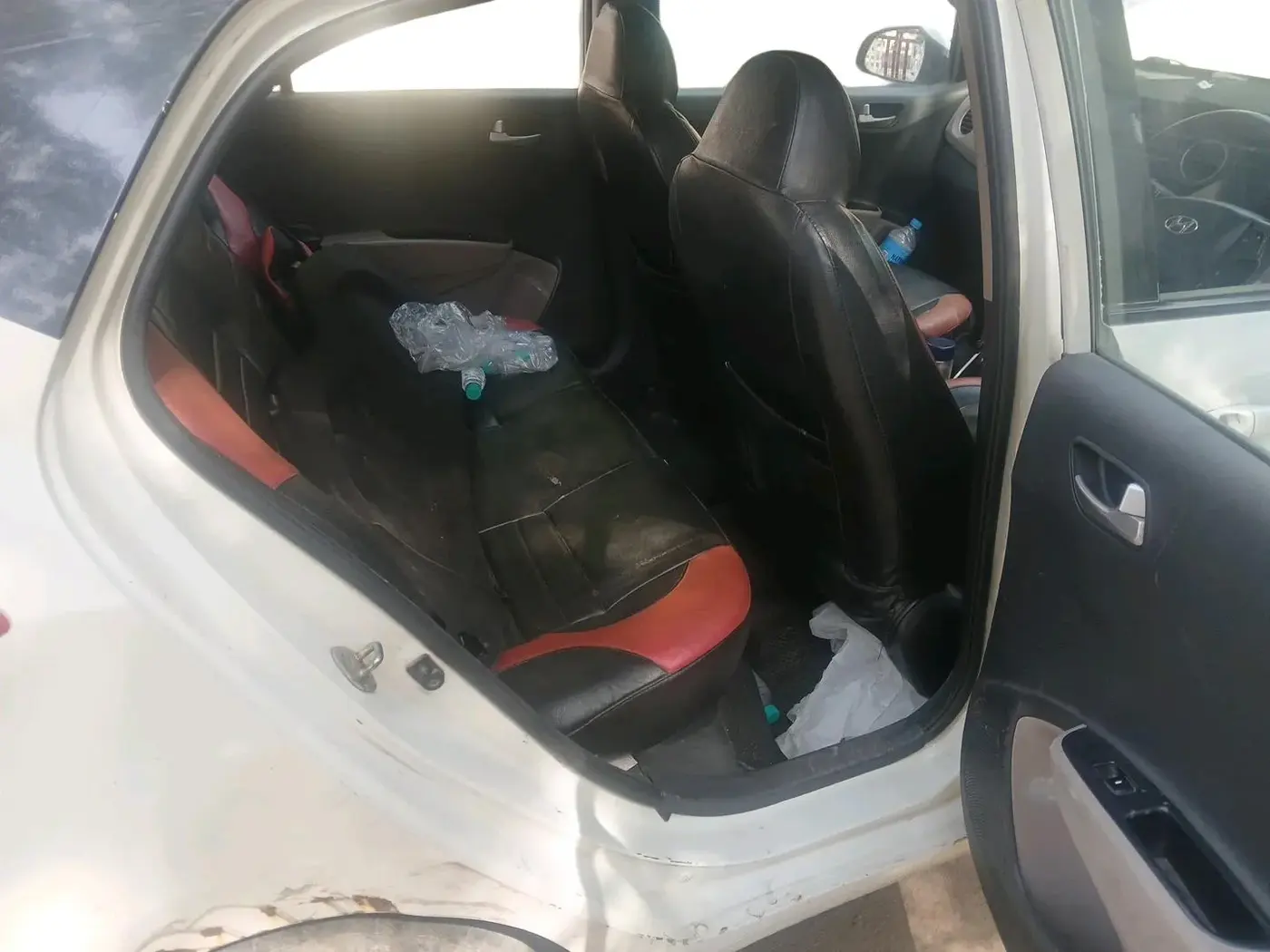 2015 Hyundai Grand i10 SPORTZ 1.2 KAPPA VTVT, CNG, Manual, 1,65,292 km, interior
