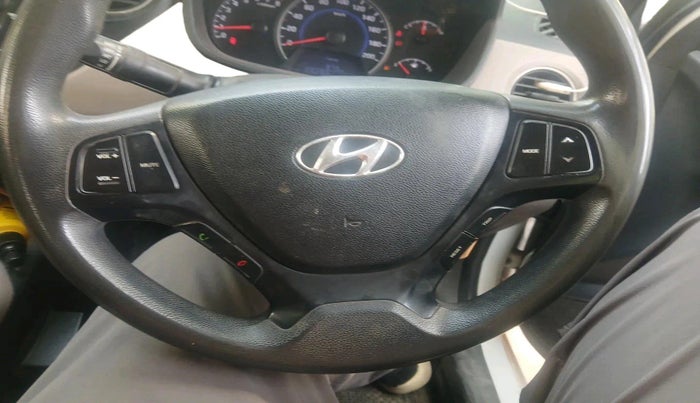 2015 Hyundai Grand i10 SPORTZ 1.2 KAPPA VTVT, CNG, Manual, 1,65,292 km, interior