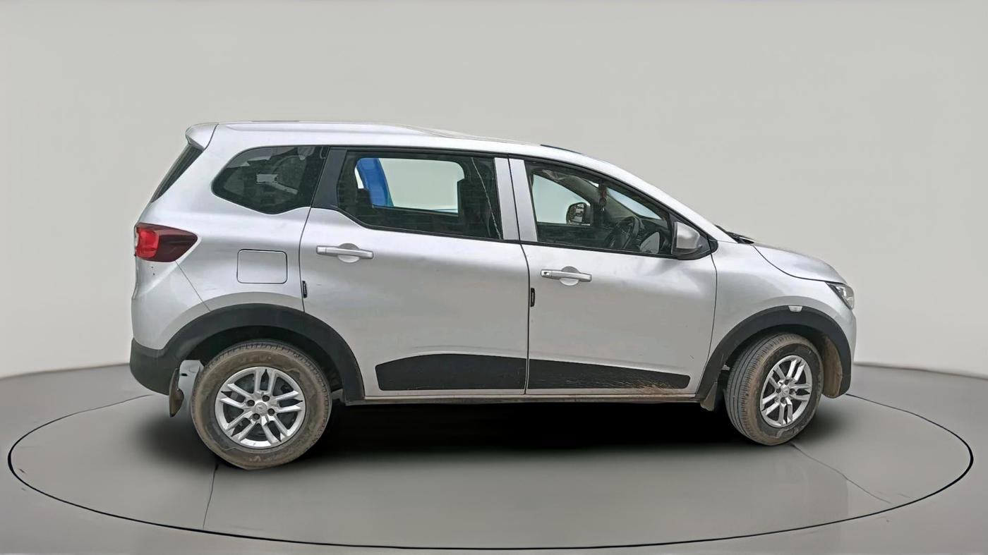 2021 Renault TRIBER RXL MT, Petrol, Manual, 20,027 km, exterior