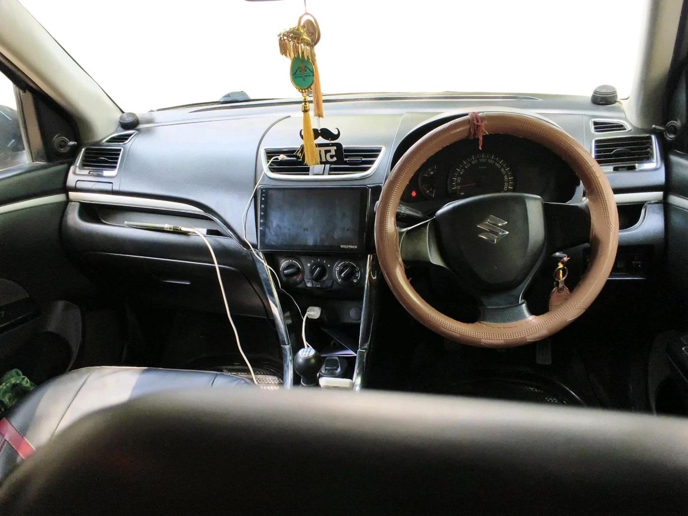 2017 Maruti Swift LXI (O), CNG, Manual, 89,841 km, interior