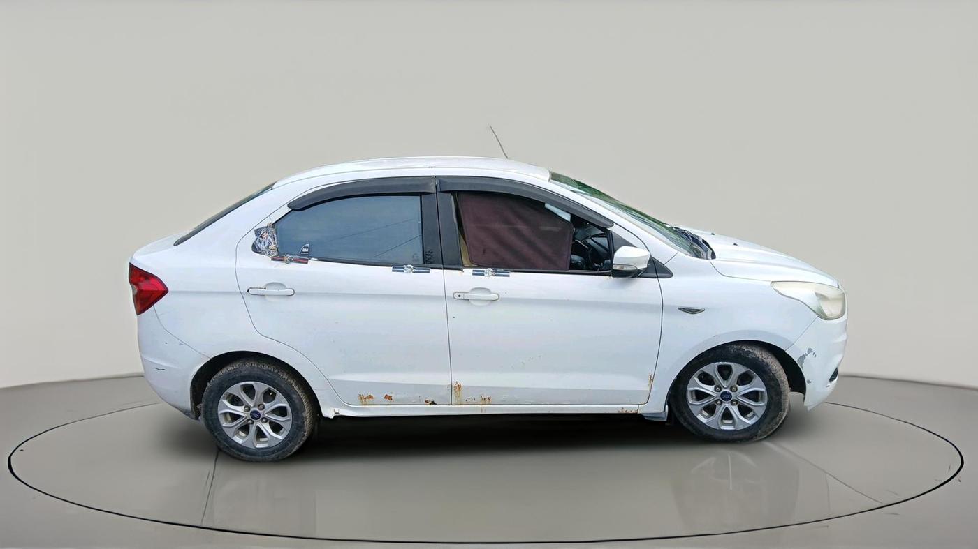 2015 Ford Figo Aspire TITANIUM 1.2 PETROL, Petrol, Manual, 1,14,436 km, exterior
