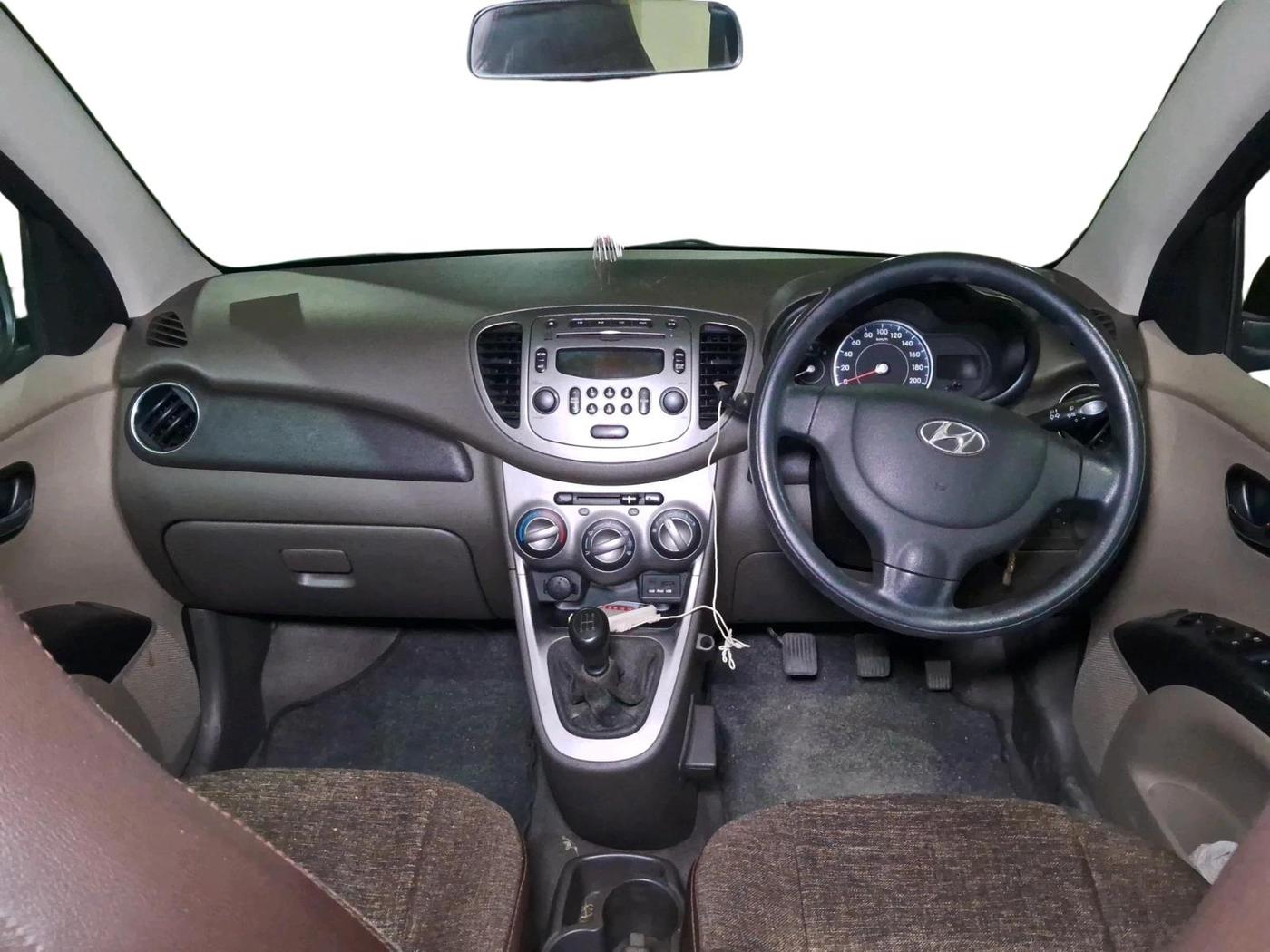2013 Hyundai i10 SPORTZ 1.2, Petrol, Manual, 18,715 km, interior