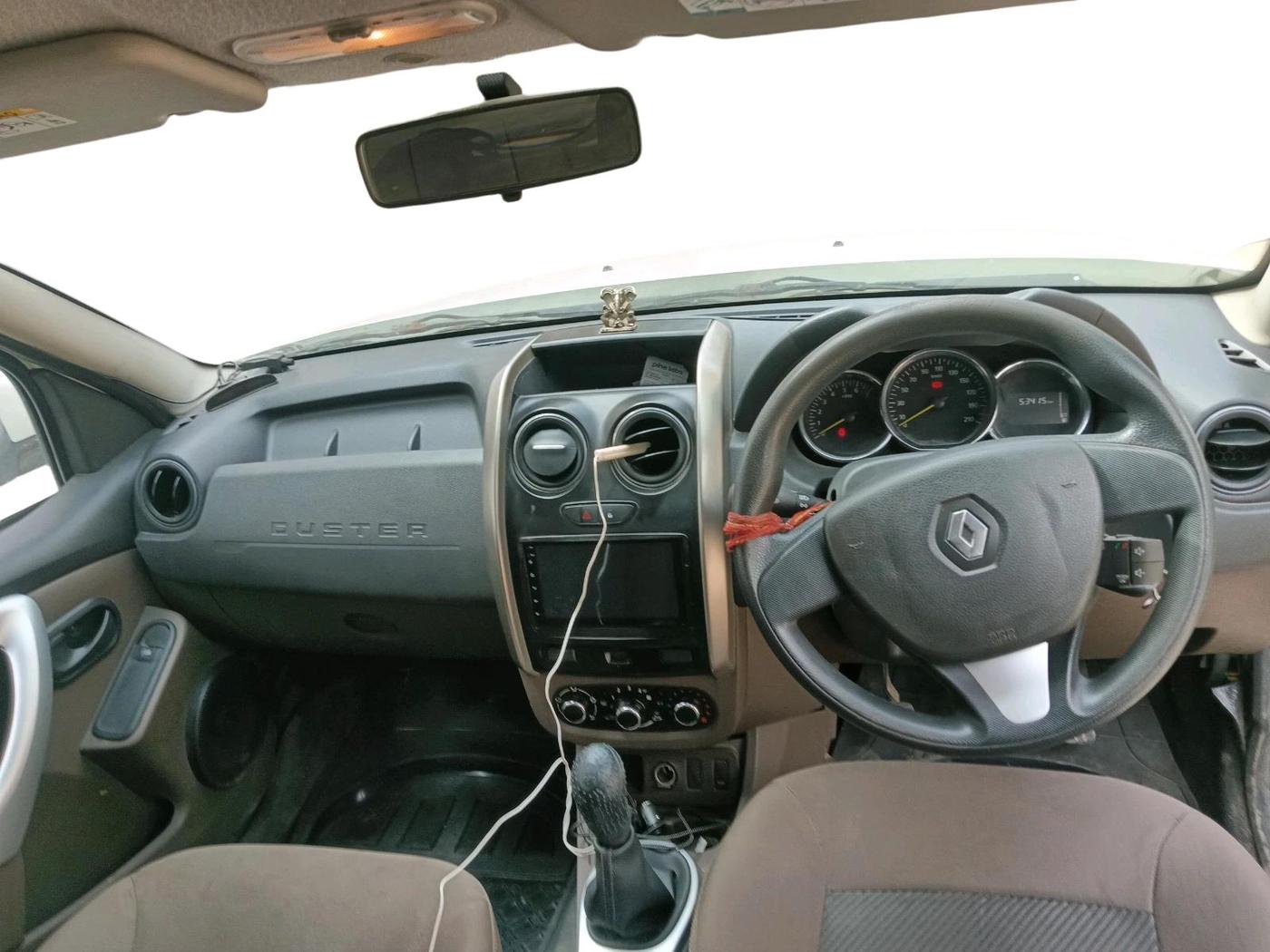 2016 Renault Duster RXL PETROL, Petrol, Manual, 53,415 km, interior