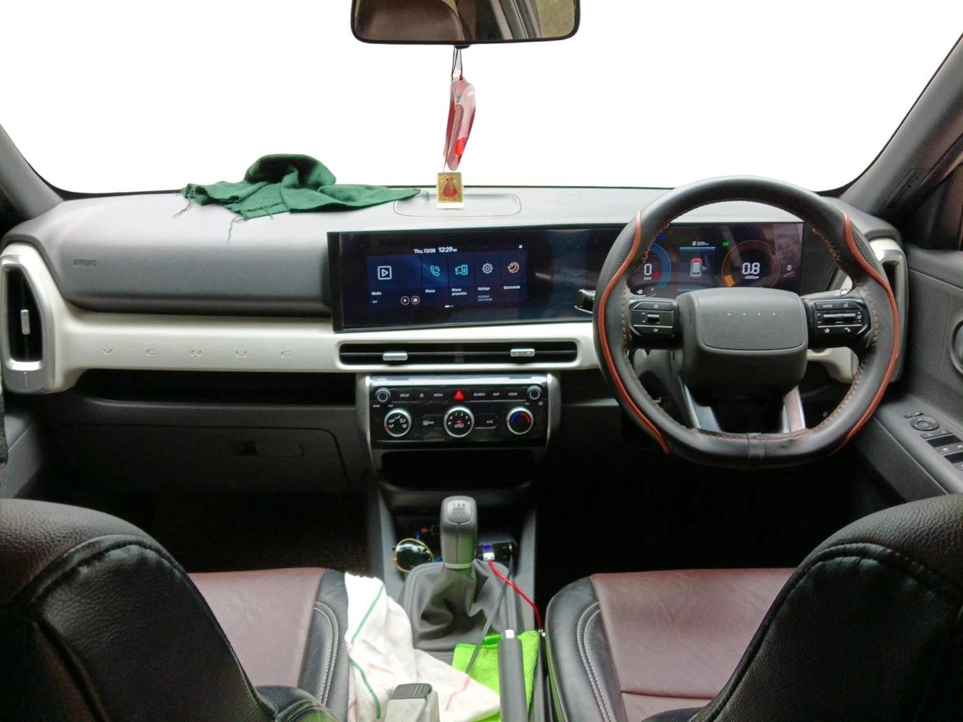 2025 Hyundai VENUE HX 5 1.2 Petrol MT, Petrol, Manual, 6,978 km, interior