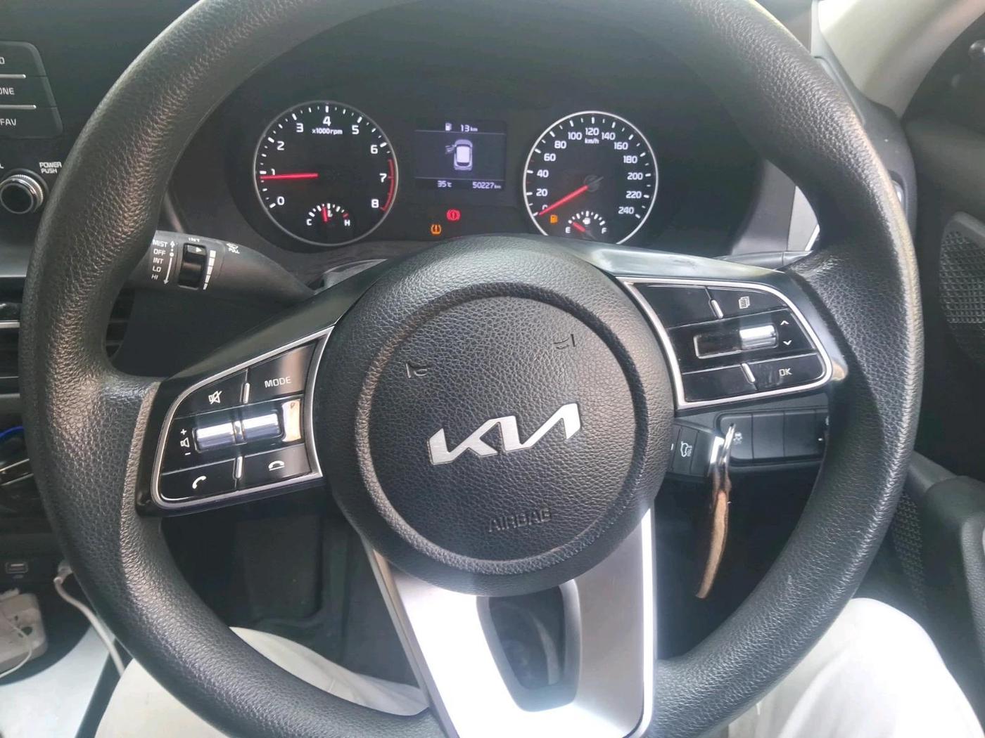 2022 KIA SELTOS HTE 1.5 PETROL, Petrol, Manual, 50,227 km, interior